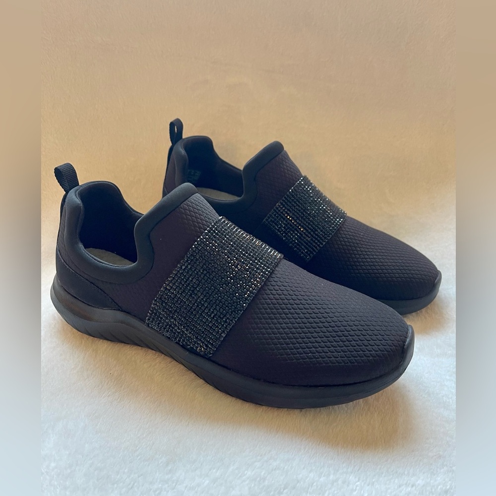 Clarks Cloudsteppers Tennis Shoes Slip on Size 8